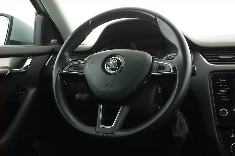 Škoda Octavia (2017) 2.0 TDI, Navi, Tempomat - fotka 18 z 20