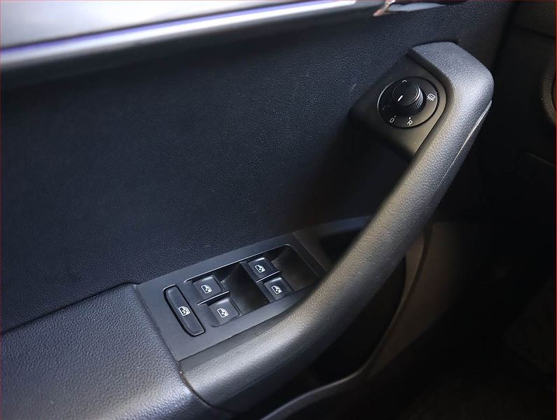 Škoda Octavia (2017) 2.0 TDI, Automat, Navi - fotka 20 z 20
