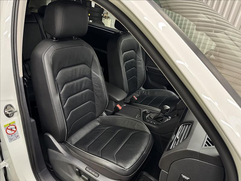 Volkswagen Tiguan Allspace R-LINE 140kW 4M HUD DCC LED - fotka 48 z 52