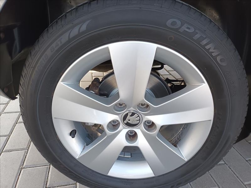 Škoda Rapid 1,2 TSI,81KW,KLIMA,PARKING, - fotka 25 z 39