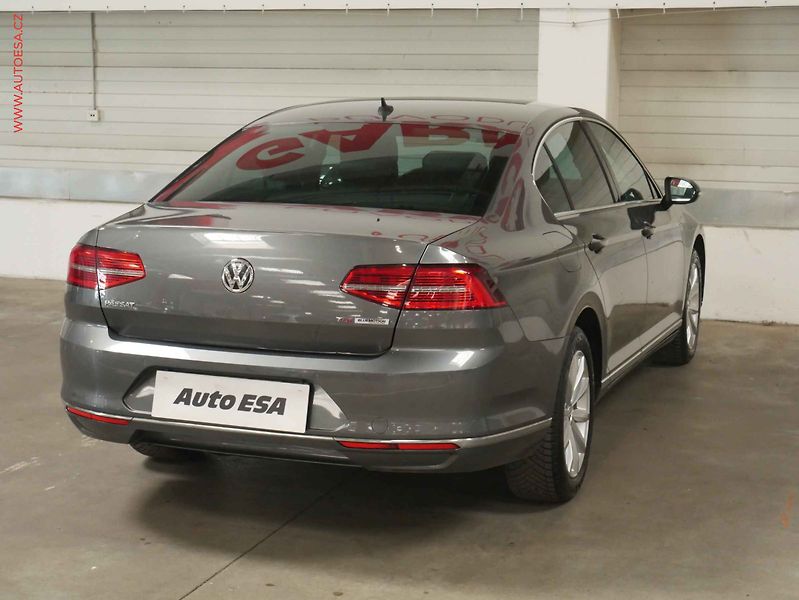 Volkswagen Passat (2017) 1.6 TDi, Navi, LED - fotka 6 z 19