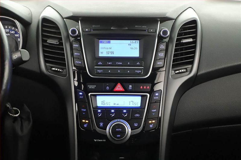 Hyundai i30 (2016) 1.6 GDI, Tempomat - fotka 9 z 14