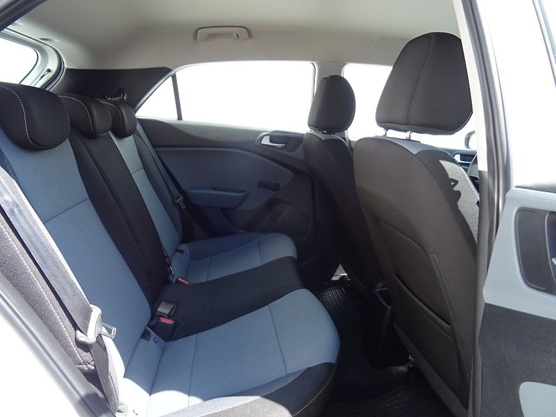 Hyundai i20 (2016) 1.2i,1majČR,klima - fotka 16 z 19
