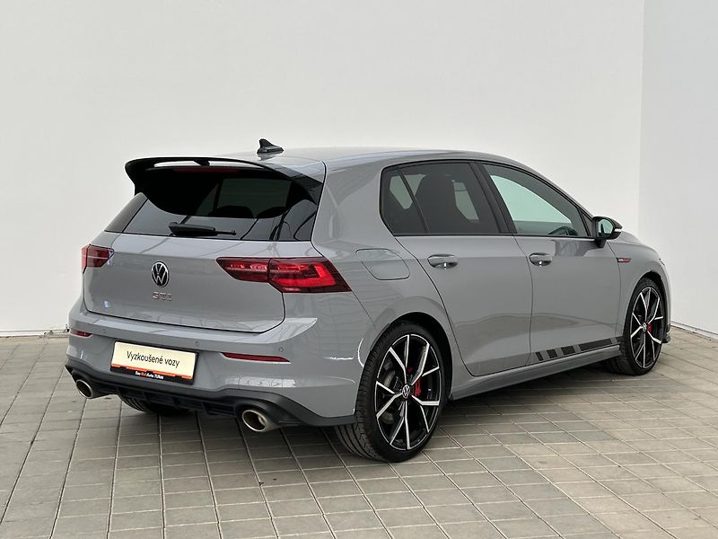 Volkswagen Golf 2.0 GTI  PERFORMANCE - fotka 2 z 30