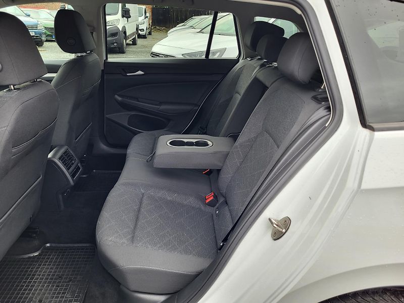 Volkswagen Golf Variant 2.0 TDi BMT 85kW LIFE - fotka 8 z 49