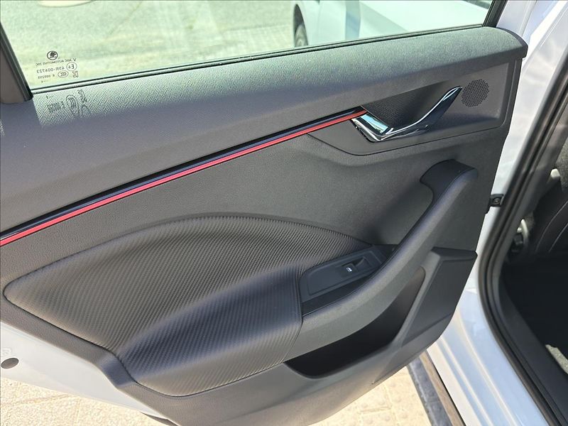 Škoda Kamiq 1,5 TSI 110 kW DSG Monte Carlo - fotka 34 z 36