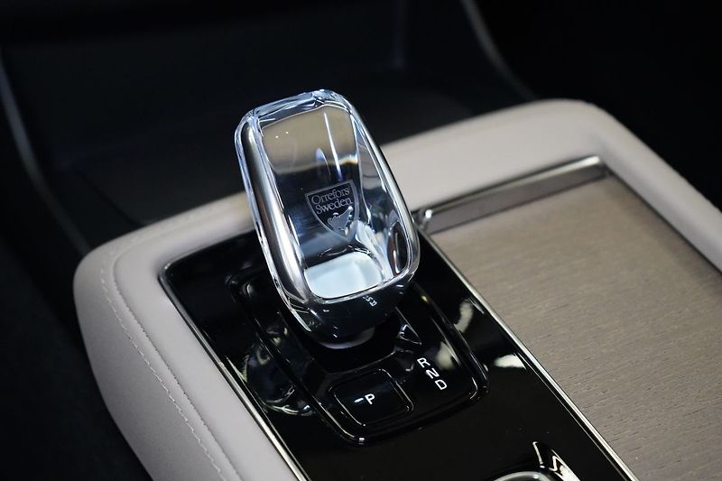 Volvo XC90 B5 AWD PLUS Dark, Vzduch, 360° - fotka 35 z 50