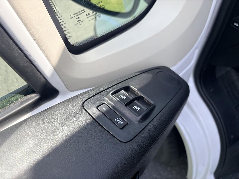 Fiat Ducato 2.3 JTD 103KW 9 MÍST REZERVACE - fotka 6 z 29