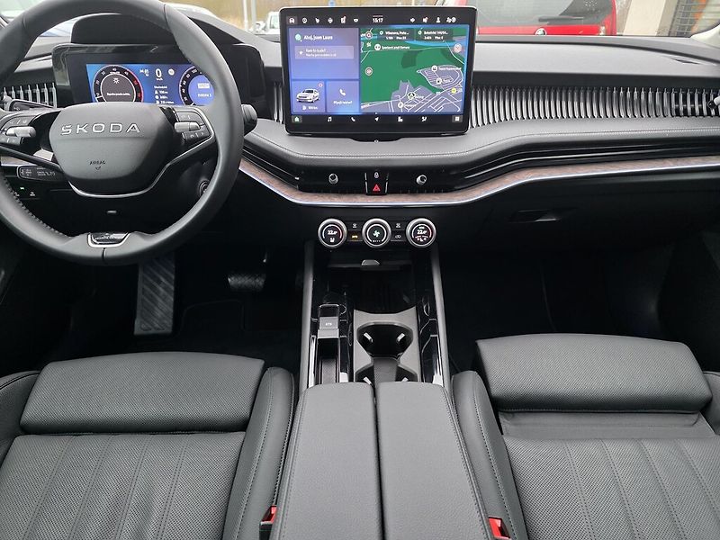 Škoda Superb Combi DSG 4M 2,0TDi 142kW L&K - fotka 11 z 26