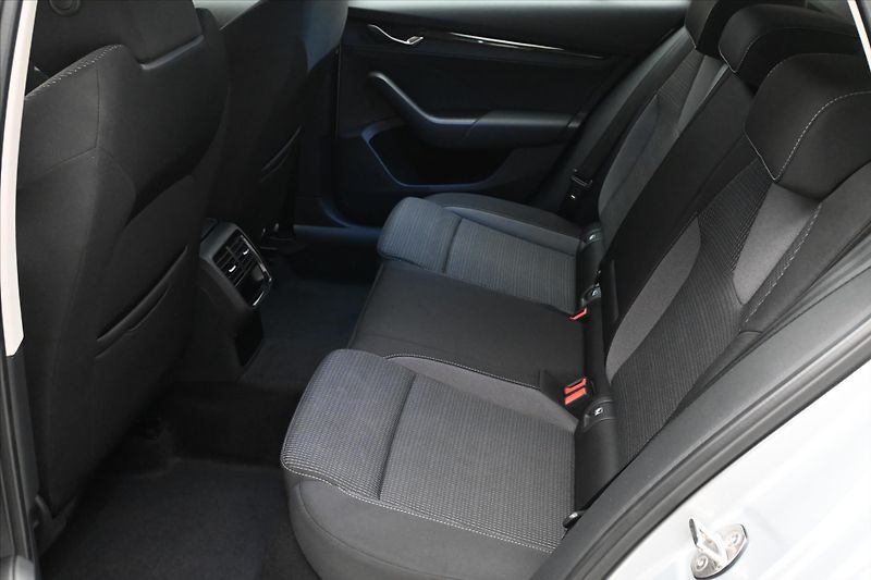 Škoda Octavia 2,0 TDI 110 kW DSG NAVIGACE Zá - fotka 14 z 30