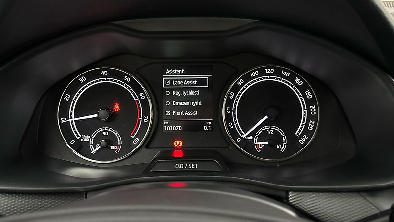Škoda Scala 1.0 TSI Ambition - fotka 10 z 23