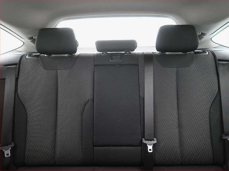 BMW Řada 3 (2018) 318d GT, Automat, Navi - fotka 10 z 25