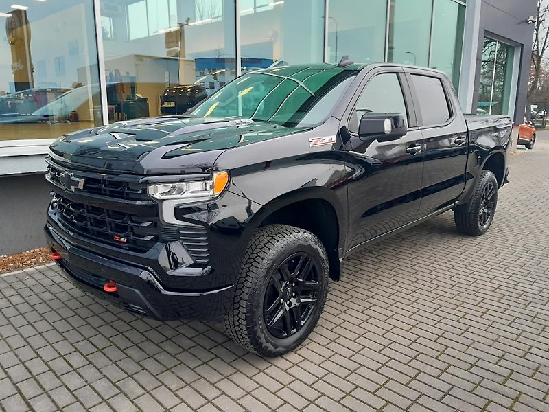 Chevrolet Silverado (2026) 6,2 V8 Trail Boss Z71 - fotka 2 z 45