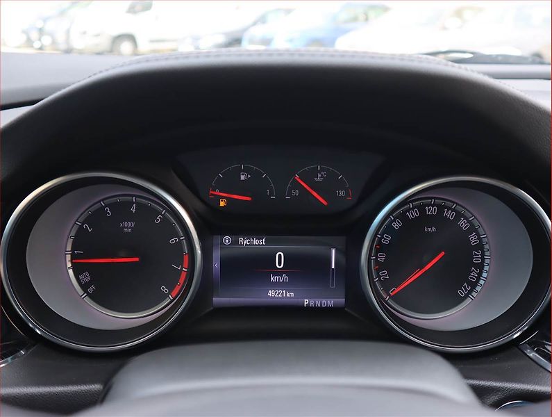 Opel Insignia (2018) 2.0 Turbo 4x4, 4X4, Automat - fotka 11 z 23
