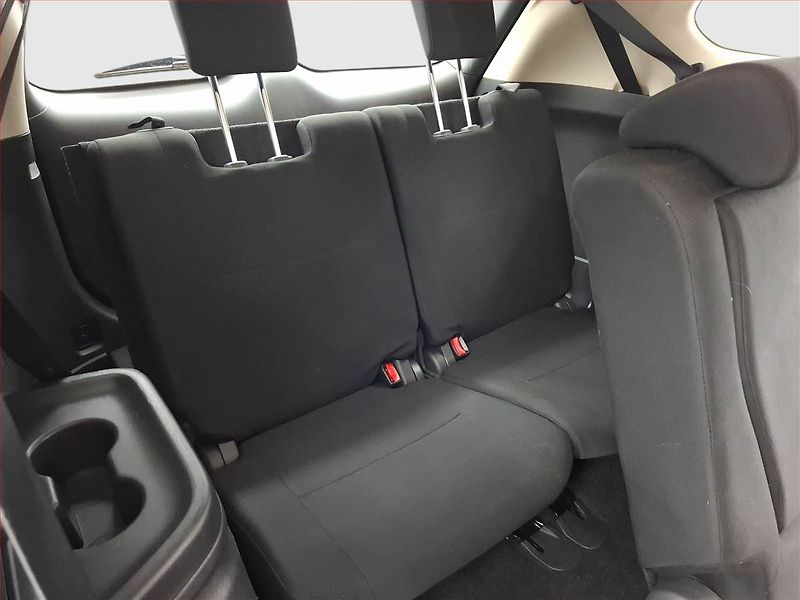 Mitsubishi Outlander (2017) 2.2 DI-D, 4X4, Automat - fotka 17 z 17