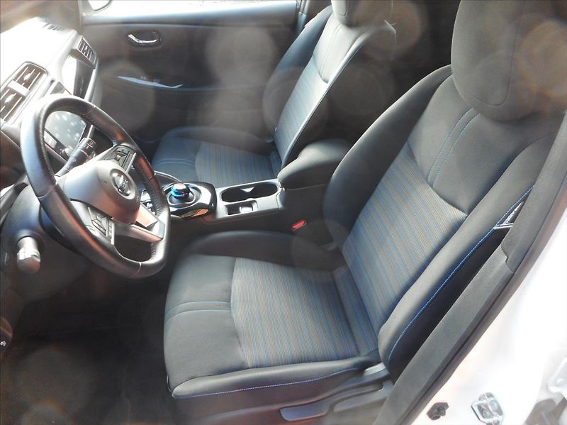 Nissan Leaf 0,0 N-Connecta - fotka 19 z 27