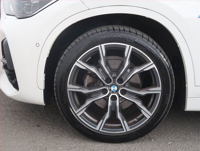 BMW X1 (2022) M Sport xDrive18d, M-Paket - fotka 15 z 27