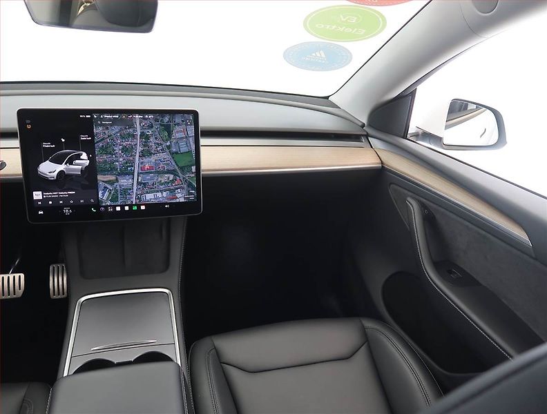 Tesla Model Y (2023) Performance 79kWh, SoH 93% - fotka 8 z 33