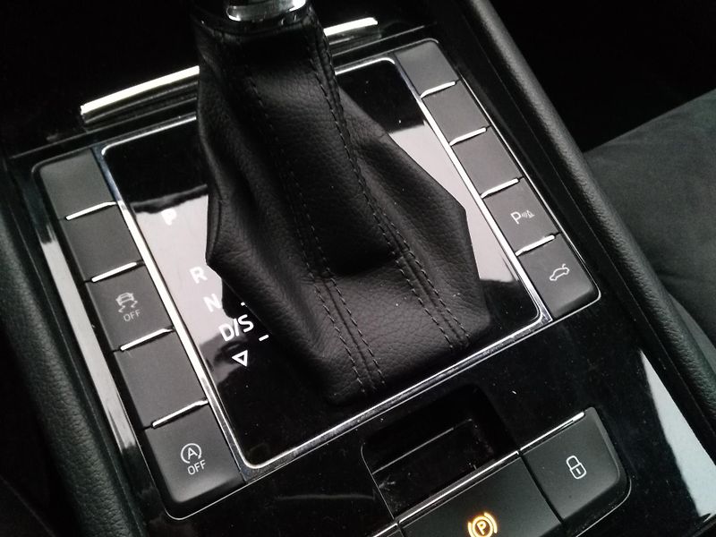 Škoda Superb 2,0 TDI 4x4 /140 kW/ - fotka 27 z 40