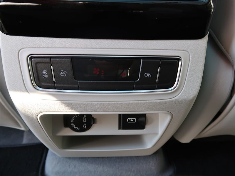 Dongfeng U-Tour 1,5 T,130kW,1majČR,Exclusive - fotka 24 z 35