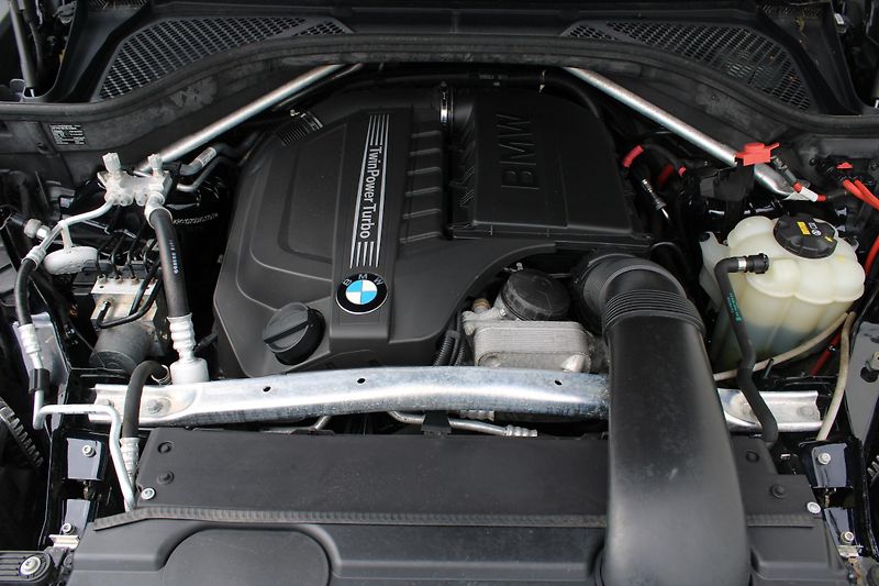 BMW X5 xDrive35i Bang&Olufsen Webasto - fotka 32 z 33