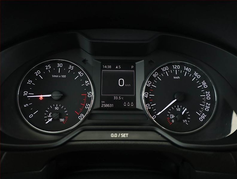 Škoda Octavia (2012) Elegance 2.0 TDI, Automat - fotka 9 z 17