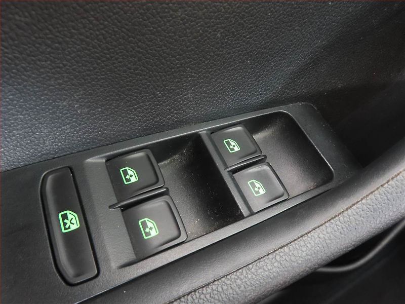 Škoda Fabia (2015) 1.2 TSI, Serv.kniha - fotka 14 z 14
