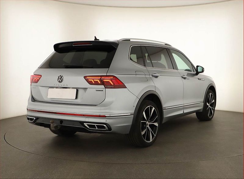 Volkswagen Tiguan Allspace (2022) R-Line 2.0 TSI - fotka 5 z 17