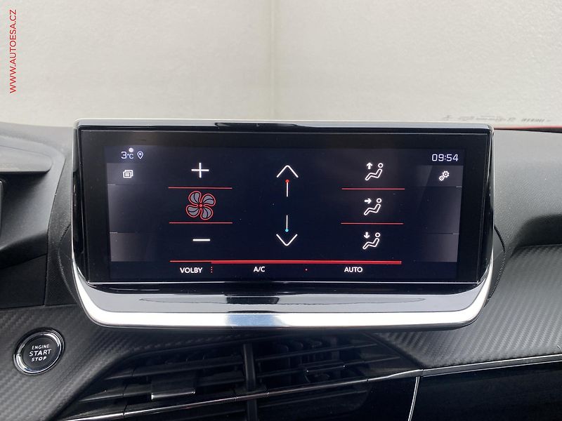 Peugeot 2008 (2019) 1.5 HDi, Allure, AT, LED - fotka 18 z 18