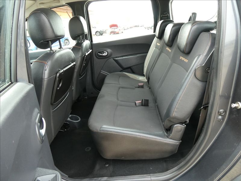 Dacia Lodgy 1,2 TCe 85kW klima,NAVI,závěs - fotka 20 z 35