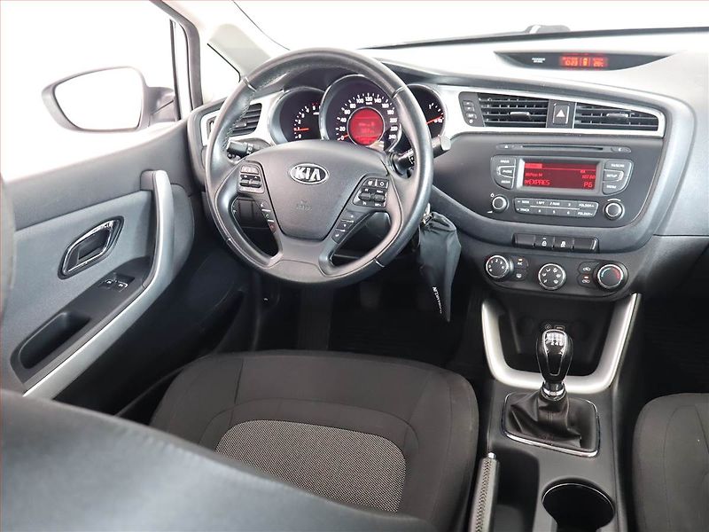 Kia Ceed (2017) 1.6 CRDi, Tempomat - fotka 7 z 18