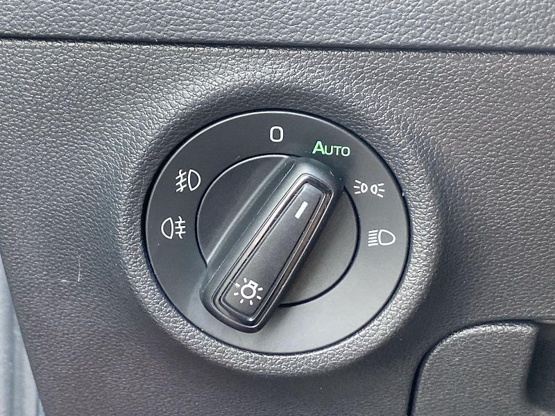 Škoda Karoq (2020) 1.0 TSI Active + - fotka 16 z 28