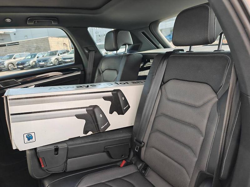 Volkswagen Touareg R-line 8TT 3,0TDI - fotka 9 z 28