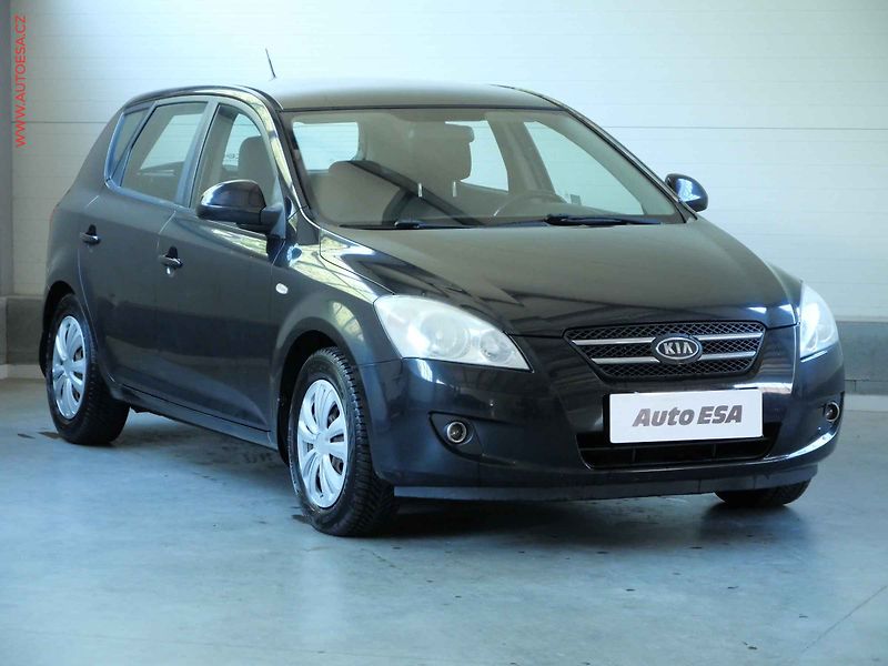 Kia Ceed (2009) 1.4CVVT, ČR, AC, park.čidla - fotografie inzerátu