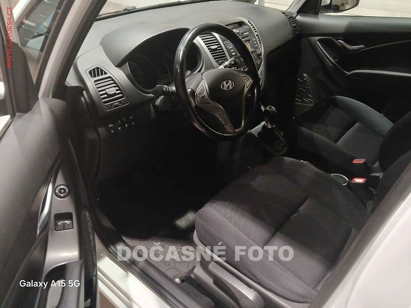 Hyundai ix20 (2018) 1.4 CRDi, ČR, AC, park.čidla - fotka 3 z 3