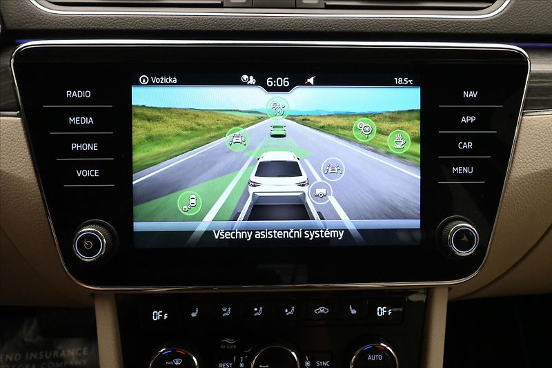 Škoda Superb 2,0 TDI 110kW DSG Style Záruka - fotka 19 z 33
