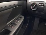 Volkswagen Golf (2010) 1.6 TDI, 4X4, Tempomat - náhled 16