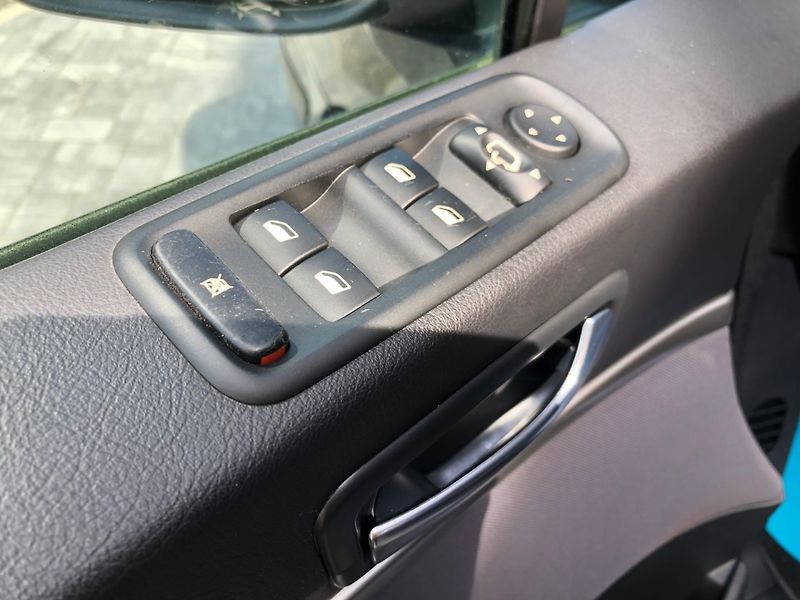 Peugeot 807 (2008) 2.0 HDi - fotka 23 z 24