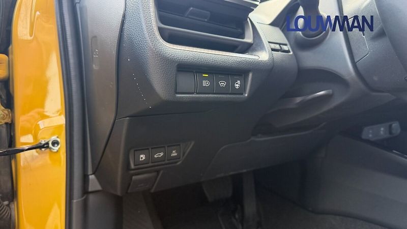 Toyota Prius 2.0 PHEV PRESTIGE - fotka 11 z 24