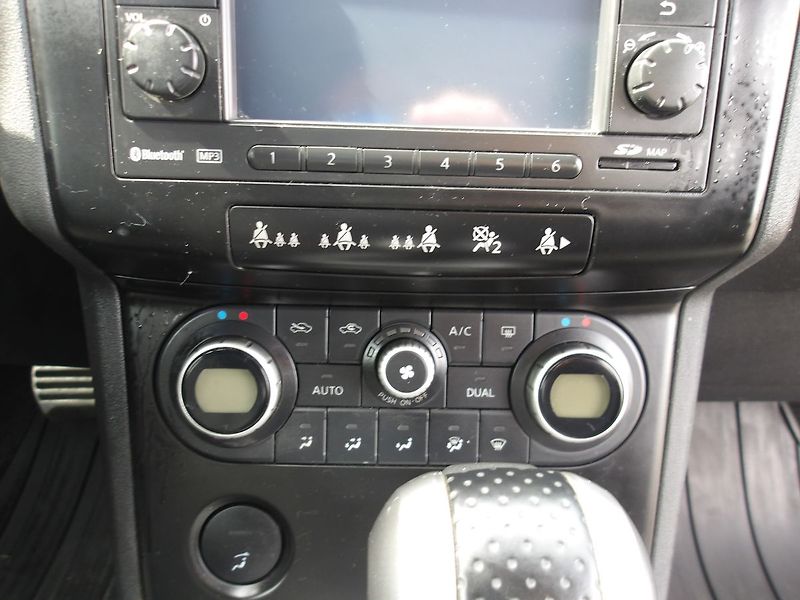 Nissan Qashqai (2009) 2,0i 104kW AUTOMAT !! - fotka 13 z 25