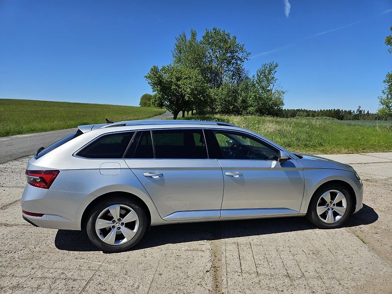 Škoda Superb (2022) combi 2,0 TDI 147 kW DSG Style - fotka 3 z 12