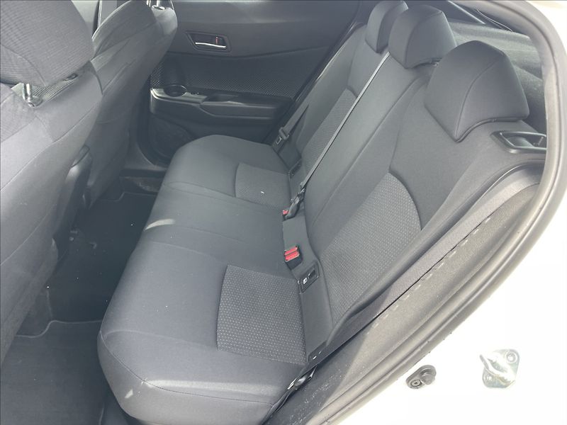 Toyota C-HR 1,8 i 72kw Hybrid e-CVT CZauto - fotka 8 z 32