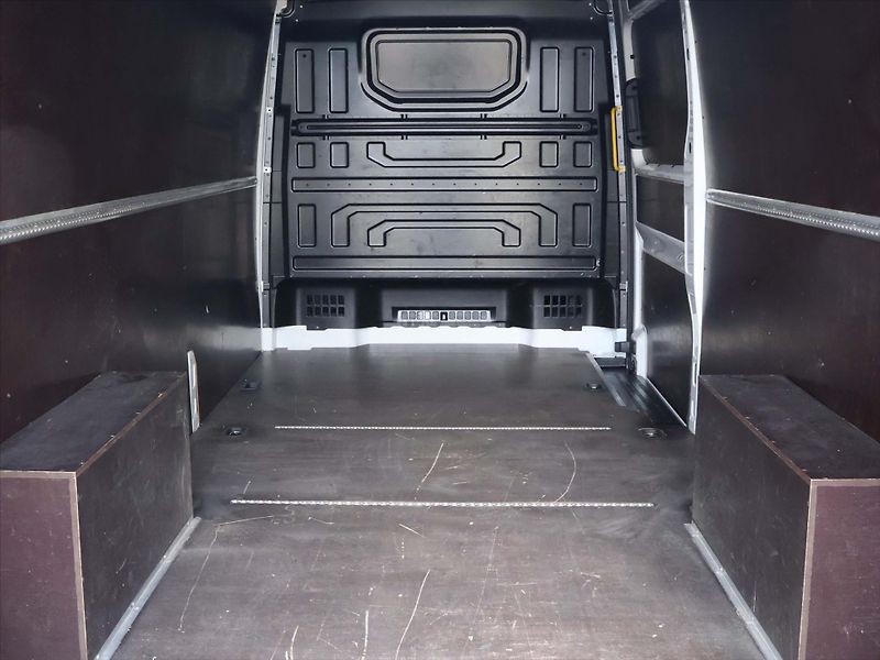 Volkswagen Crafter 2,0 TDI 103kW L3 H2 CZ DPH - fotka 10 z 24