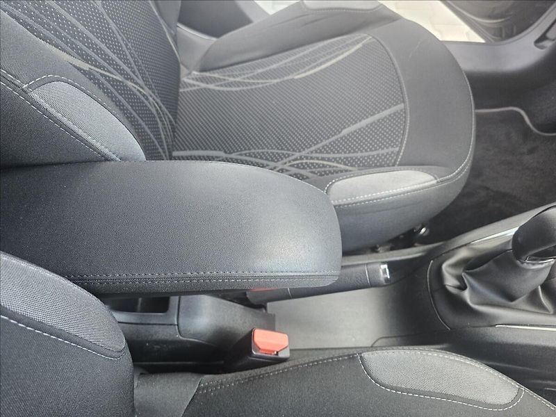 Peugeot 208 1,2 i Actice klima - fotka 29 z 40