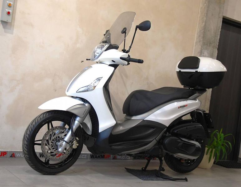 Piaggio Beverly 350 (2015) ABS + ASR - fotka 12 z 20