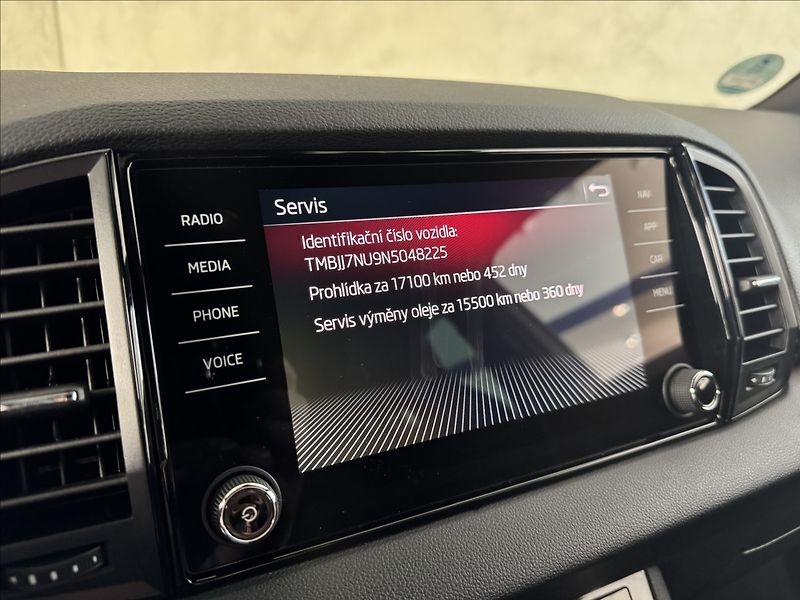 Škoda Karoq 2,0 TDi  Sportline LED Virtual - fotka 32 z 47