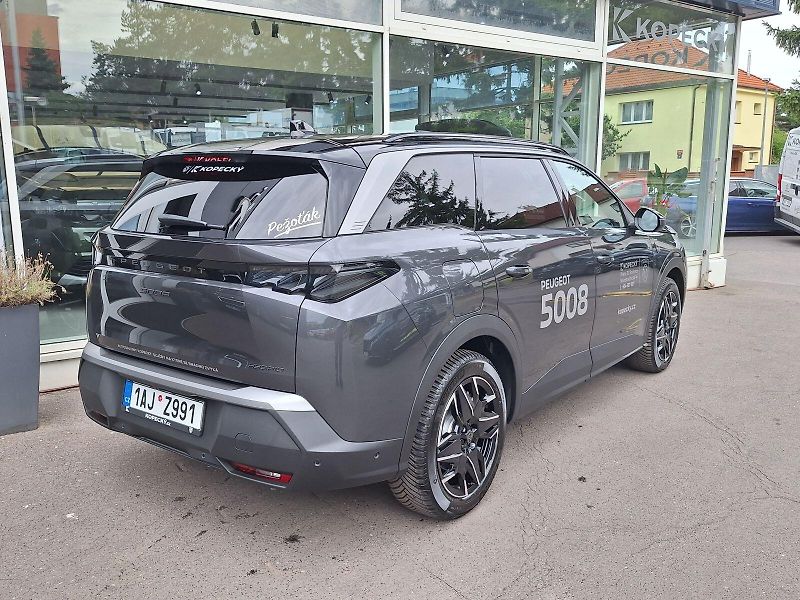 Peugeot 5008 (2025) GT Hybrid 145 e-DCS - fotka 7 z 24