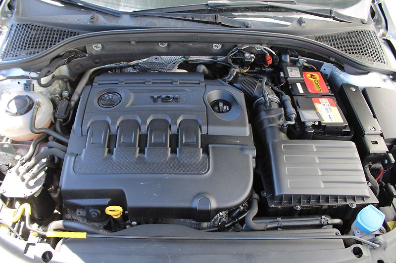 Škoda Octavia 2,0 TDI 110kw Style plus - fotka 25 z 25