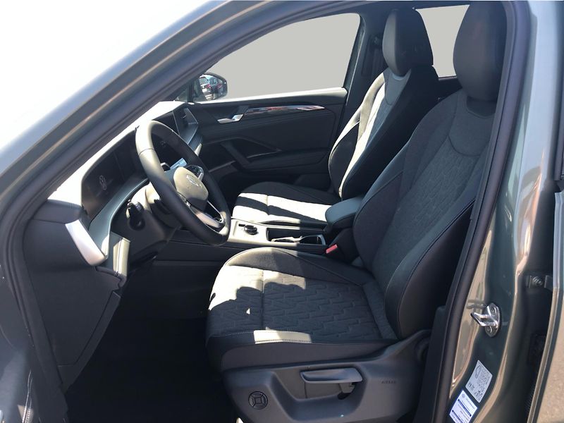 Volkswagen Tayron People 1,5 eTSI 110 kW mHEV - fotka 11 z 30