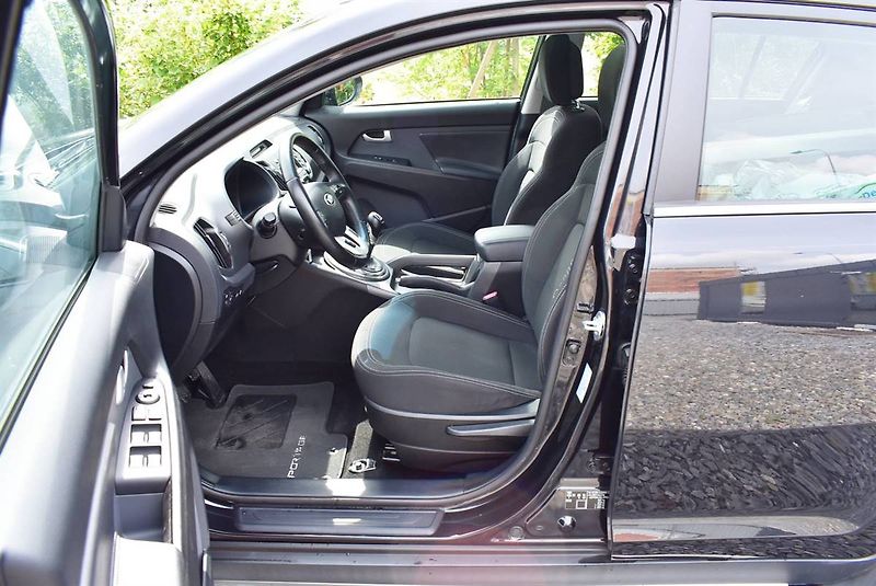 Kia Sportage 1,6 16V 1.M, PDC,KAMERA,AKCE - fotka 7 z 19